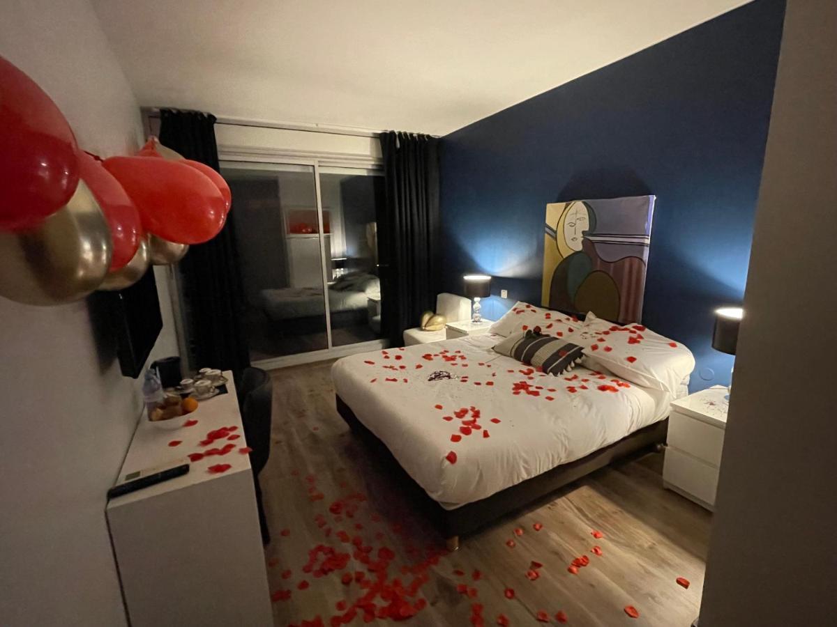 Hotel Sable Et Soleil - Port, Plage Et Jacuzzi Prive Fréjus 외부 사진