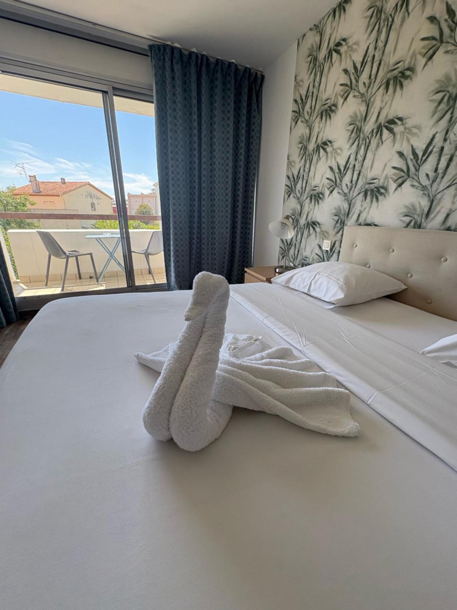 Hotel Sable Et Soleil - Port, Plage Et Jacuzzi Prive Fréjus 외부 사진