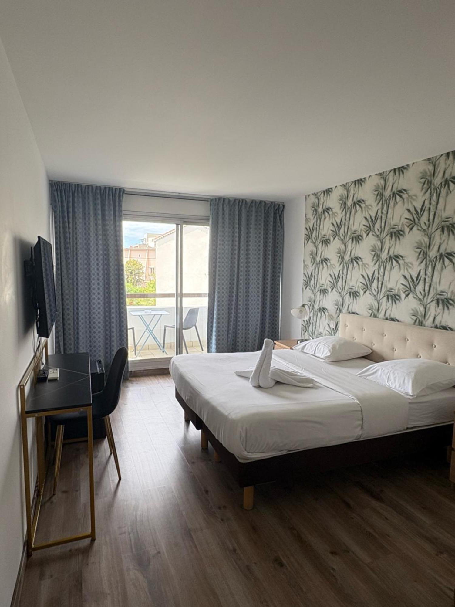 Hotel Sable Et Soleil - Port, Plage Et Jacuzzi Prive Fréjus 외부 사진