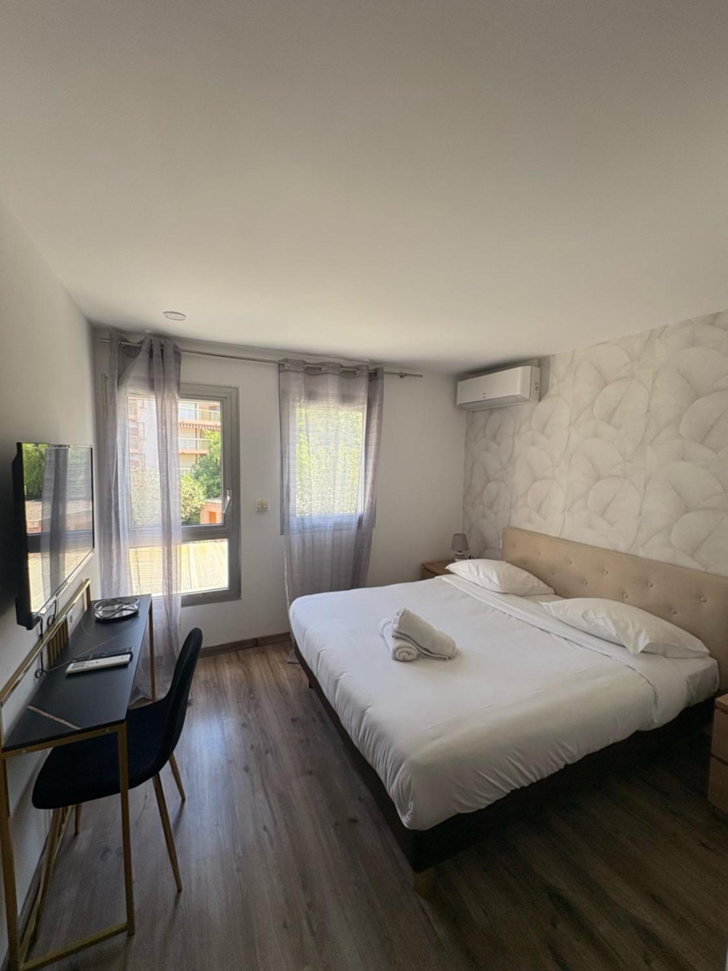 Hotel Sable Et Soleil - Port, Plage Et Jacuzzi Prive Fréjus 외부 사진