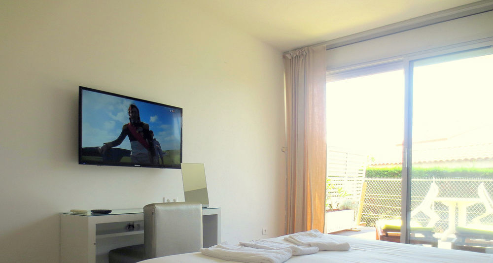 Hotel Sable Et Soleil - Port, Plage Et Jacuzzi Prive Fréjus 외부 사진